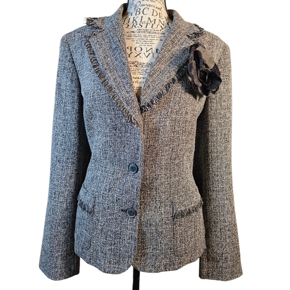 Norton McNaughton Gray Tweed Blazer with Black Flower - Picture 3 of 10